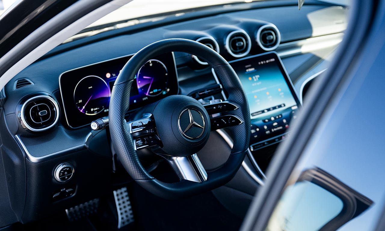 Wnętrze Mercedesa C-Klasa 200D na wynajem w Dedicars